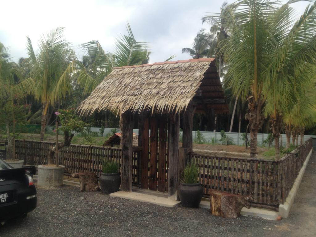 Hs Farm Waterpark Hotel Muar Exterior photo