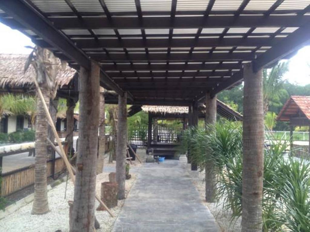 Hs Farm Waterpark Hotel Muar Exterior photo