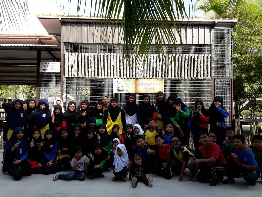 Hs Farm Waterpark Hotel Muar Exterior photo