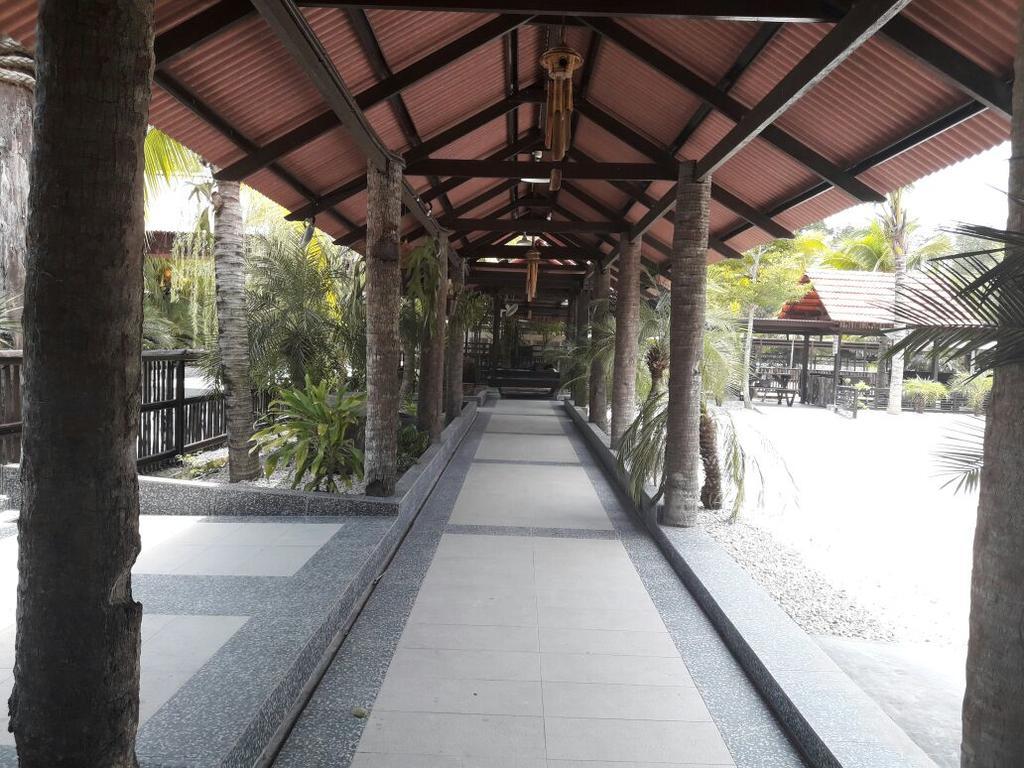 Hs Farm Waterpark Hotel Muar Exterior photo