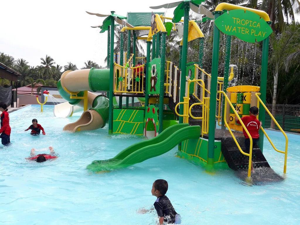 Hs Farm Waterpark Hotel Muar Exterior photo